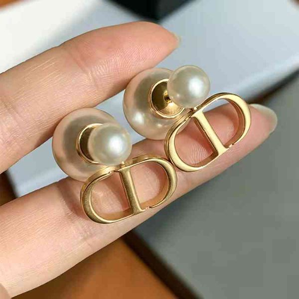 simple pearl earrings fashion personality versatile high sense temperament trendy female earrings, Golden
simple pearl earrings fashion personality versatile high sense temperament trendy female earrings, Golden