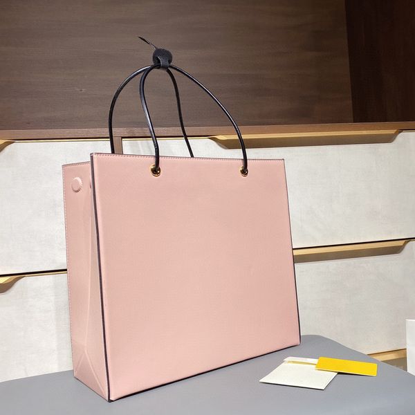 2022 luxurys designers women fashion tote casual wallets ladies letter leather shoulder lady messenger bag hasp handbags clutch bags open to, Red;black 
2022 luxurys designers women fashion tote casual wallets ladies letter leather shoulder lady messenger bag hasp handbags clutch bags open to, Red;black