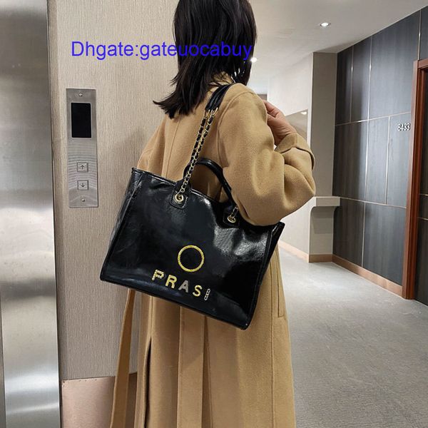 brand designer luxury handbags women's evening bags ch metal badge tote bag small mini fashion beach handbag female capacity large leat, Black;red
brand designer luxury handbags women's evening bags ch metal badge tote bag small mini fashion beach handbag female capacity large leat, Black;red