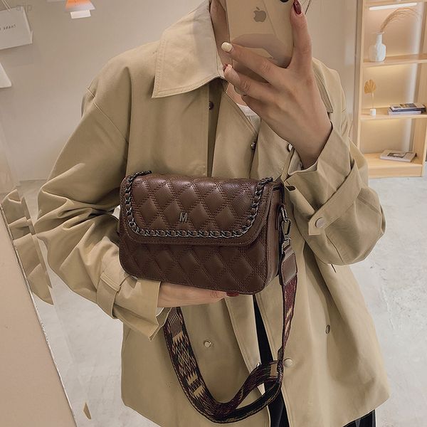 cc autumn bag 2022 new fashion lingge ins women's chain solid color checkered single shoulder messenger bag
cc autumn bag 2022 new fashion lingge ins women's chain solid color checkered single shoulder messenger bag