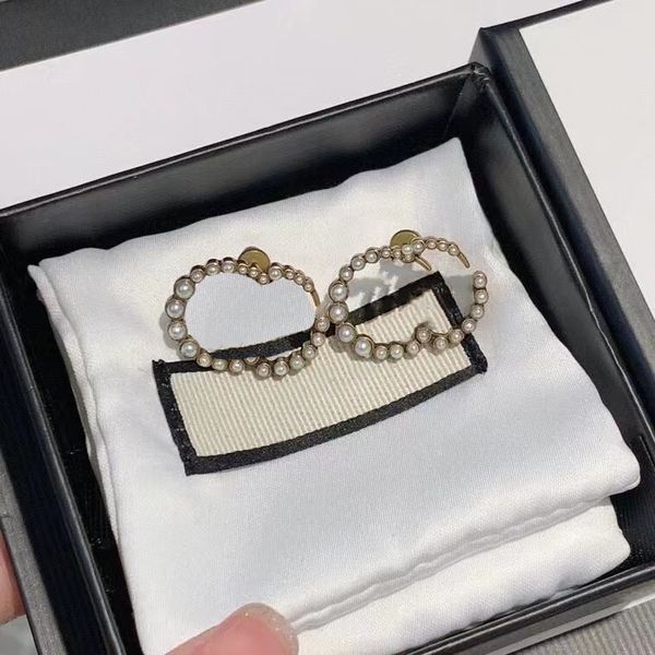 2022 women 18k gold plated luxury brand designers letters stud geometric famous ladies round crystal rhinestone pearl earring wedding party, Golden;silver
2022 women 18k gold plated luxury brand designers letters stud geometric famous ladies round crystal rhinestone pearl earring wedding party, Golden;silver