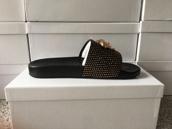 luxury designer slide slippers summer sandals men beach indoor flat flip flops leather lady women fashion classic shoes ladies size 35-45 wi, Black
luxury designer slide slippers summer sandals men beach indoor flat flip flops leather lady women fashion classic shoes ladies size 35-45 wi, Black