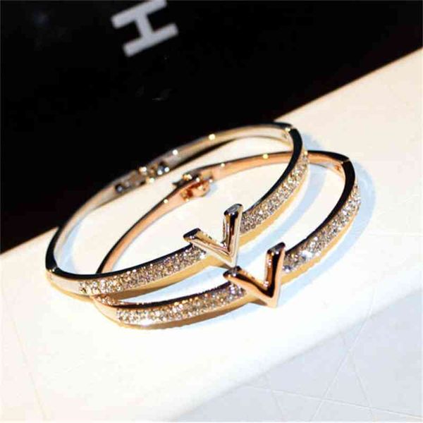 new fashion korean simple atmosphere inlaid with rhintone letter temperament bracelet women's s00166, Black
new fashion korean simple atmosphere inlaid with rhintone letter temperament bracelet women's s00166, Black
