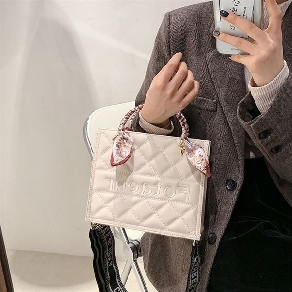 ins fashion wide strap women's spring new lingge silk scarf small square single messenger purses outlet online
ins fashion wide strap women's spring new lingge silk scarf small square single messenger purses outlet online