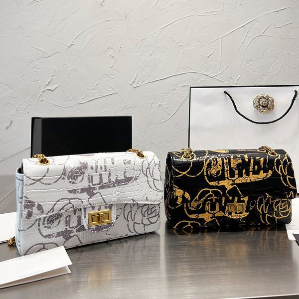 designer classic 2.55 painted women quilted shoulder bag luxury designers flap crossbody bags colored drawing brand genuine leather ladies b
designer classic 2.55 painted women quilted shoulder bag luxury designers flap crossbody bags colored drawing brand genuine leather ladies b