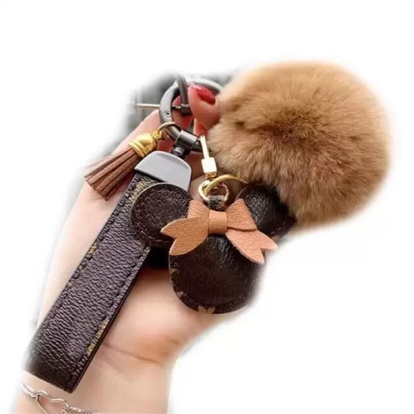 luxury designer key rings chain plaid mouse design flower keychains pu leather animal bag pendant charm girls cars keyrings chains holder fa
luxury designer key rings chain plaid mouse design flower keychains pu leather animal bag pendant charm girls cars keyrings chains holder fa