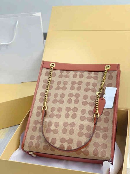 women luxurys designers daily commute bags tote handbag chain shoulder strap leather designer crossbody female purses shopping bucket 220309
women luxurys designers daily commute bags tote handbag chain shoulder strap leather designer crossbody female purses shopping bucket 220309
