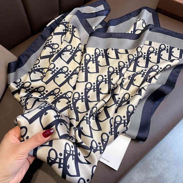 2022 spring and autumn new warm scarf fashion foreign style 90 large square silk shawl over decorative, White
2022 spring and autumn new warm scarf fashion foreign style 90 large square silk shawl over decorative, White