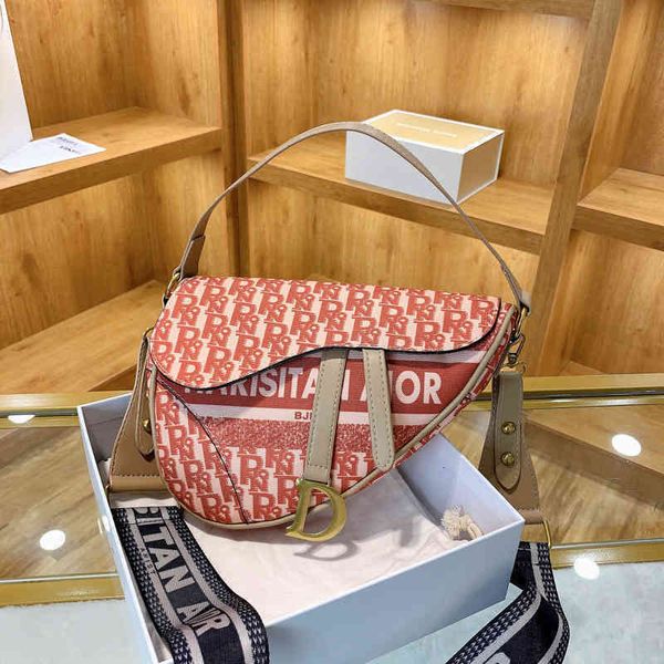 70% off bag 76% autumn and winter net red same letter embroidered pommel armpit fashion foreign style single shoulder
70% off bag 76% autumn and winter net red same letter embroidered pommel armpit fashion foreign style single shoulder