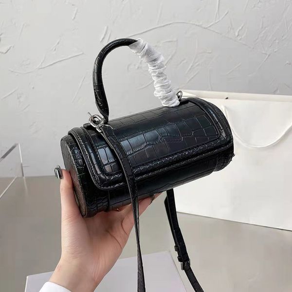 designer barrel-shaped bag mini handbag small tote fashion girls shoulder crossbody bag with long strap 18cm
designer barrel-shaped bag mini handbag small tote fashion girls shoulder crossbody bag with long strap 18cm