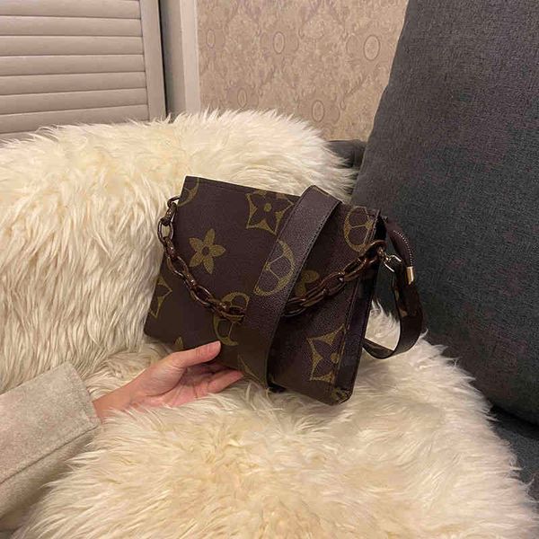 2022 factory wholesale new old flower female fashion ins advanced sense of foreign temperament broadband leisure versatile messenger bag
2022 factory wholesale new old flower female fashion ins advanced sense of foreign temperament broadband leisure versatile messenger bag