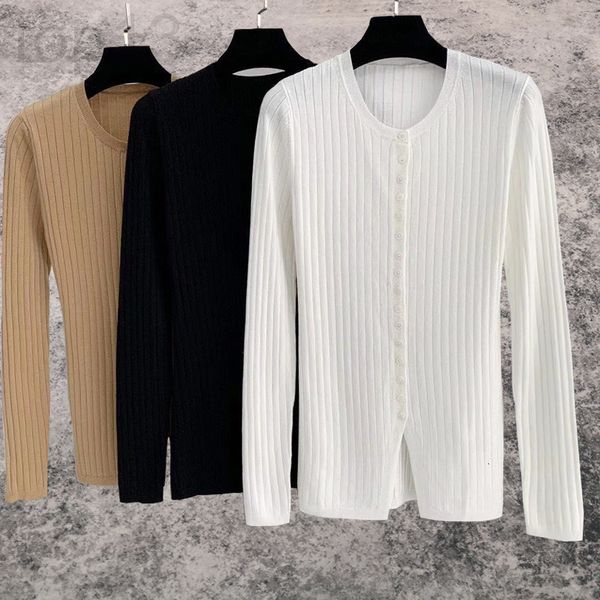 women's knits & tees designer in autumn and winter of 21, the original women's thin knitted cardigan with multi grain buckle wool, White
women's knits & tees designer in autumn and winter of 21, the original women's thin knitted cardigan with multi grain buckle wool, White