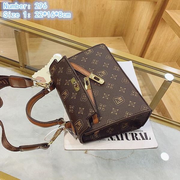 wholesale ladies leathers shoulder bags high-quality styling leather retro handbags street personality rivet punk handbag elegant atmosphere
wholesale ladies leathers shoulder bags high-quality styling leather retro handbags street personality rivet punk handbag elegant atmosphere