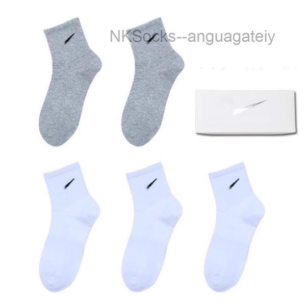 fashion men's classic socks gift box stockings hook brand black white gray medium tube sports cotton sweat absorbing sock men women lux
fashion men's classic socks gift box stockings hook brand black white gray medium tube sports cotton sweat absorbing sock men women lux