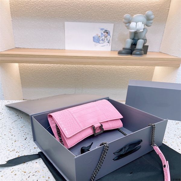 luxury designer ladies casual fashion evening bags classic multicolor letters chain shoulder balencaigaity crossbody handbags m-5
luxury designer ladies casual fashion evening bags classic multicolor letters chain shoulder balencaigaity crossbody handbags m-5