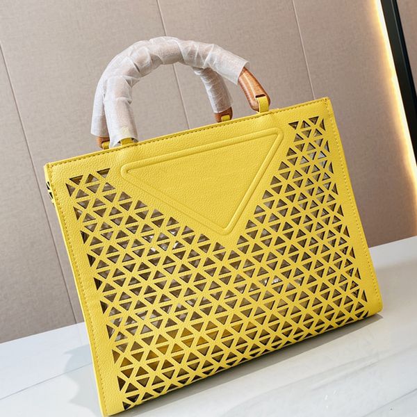 luxury designer woman hollow out totes shoulder bags genuine leather handbags elling handbag fashion women crossbody bag
luxury designer woman hollow out totes shoulder bags genuine leather handbags elling handbag fashion women crossbody bag