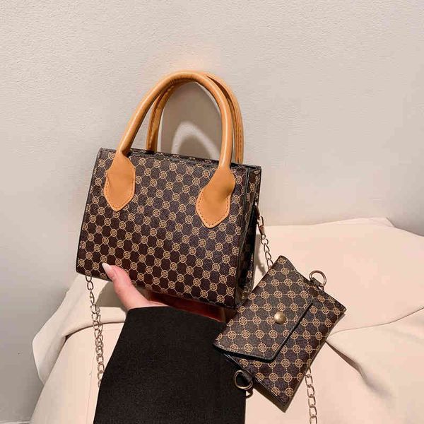 bags handbags women's 2022 fashion chain one shoulder messenger texture portable small square, Black;red
bags handbags women's 2022 fashion chain one shoulder messenger texture portable small square, Black;red