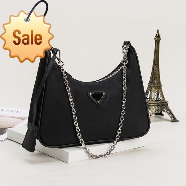 luxurys women designers bags 2021 chest pack lady tote chains handbags messenger backpack nylon crossbody bag european and american fashionp
luxurys women designers bags 2021 chest pack lady tote chains handbags messenger backpack nylon crossbody bag european and american fashionp