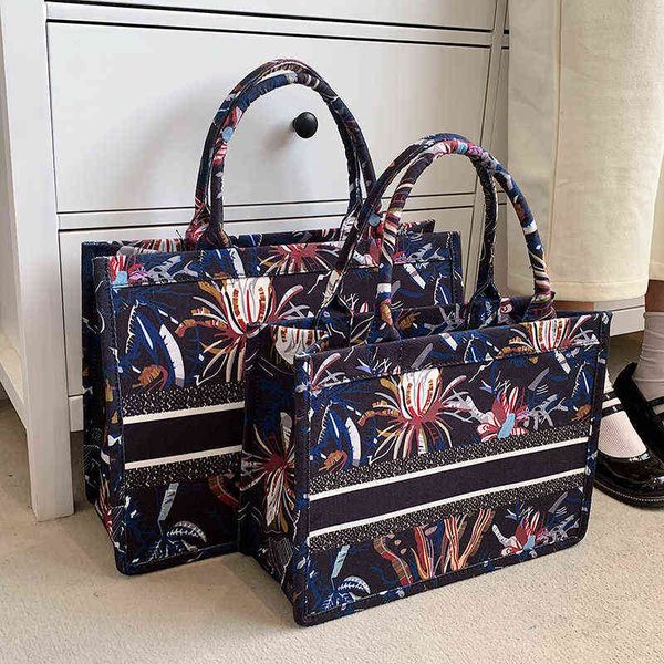 luxury designer handbag for women's fashion brand designer bag jacquard embroidery female girls shopper canvas tote shoulder bag 220608
luxury designer handbag for women's fashion brand designer bag jacquard embroidery female girls shopper canvas tote shoulder bag 220608