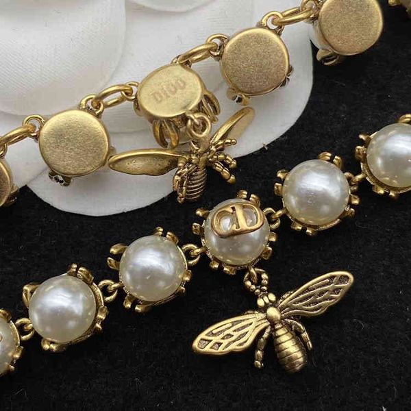 2022 women's fashion all-match high-quality new personality necklace brand wholesale home di butterfly pearl old alphanumeric bracelet, Silver
2022 women's fashion all-match high-quality new personality necklace brand wholesale home di butterfly pearl old alphanumeric bracelet, Silver