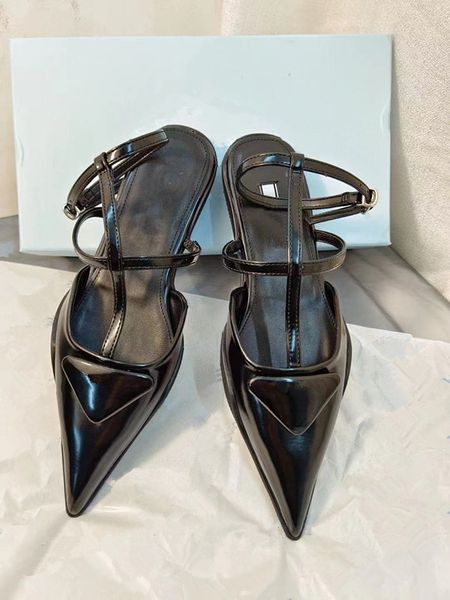 2022 sandals famous designer women slide shoes designers woman slides designer womans slippers new style classic comfortable slipper womens, Black
2022 sandals famous designer women slide shoes designers woman slides designer womans slippers new style classic comfortable slipper womens, Black