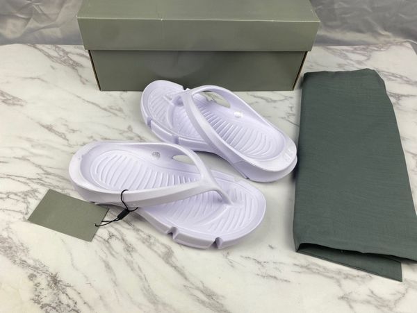 2022 mens womens slippers with original box dust bag bloom flowers printing leather web black shoes fashion luxury summer sandals beach snea
2022 mens womens slippers with original box dust bag bloom flowers printing leather web black shoes fashion luxury summer sandals beach snea