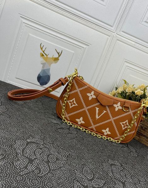 designer purse leather luxury messenger bag classic european and fashion flower chain strap and letter pattern handbag lady zipper mouth m81, Red;black
designer purse leather luxury messenger bag classic european and fashion flower chain strap and letter pattern handbag lady zipper mouth m81, Red;black