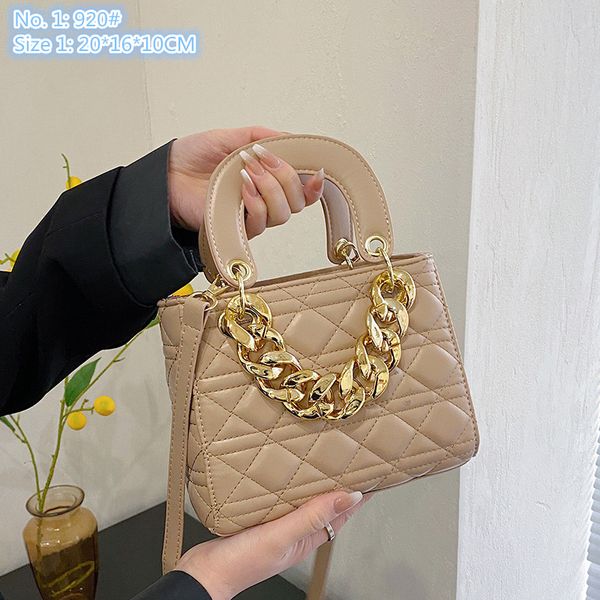 wholesale factory ladies shoulder bag 3 kinds of elegant and exquisite crocodile handbag joker solid color leather handbags simple snake mob
wholesale factory ladies shoulder bag 3 kinds of elegant and exquisite crocodile handbag joker solid color leather handbags simple snake mob