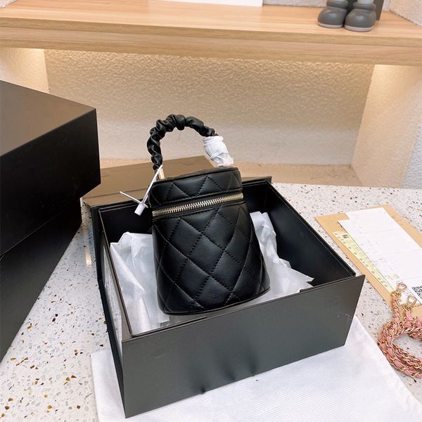 2022 fashion mini bucket bag classic quilted designer bags women luxurys channel leather crossbody tote shoulder purses handbags wallet back
2022 fashion mini bucket bag classic quilted designer bags women luxurys channel leather crossbody tote shoulder purses handbags wallet back