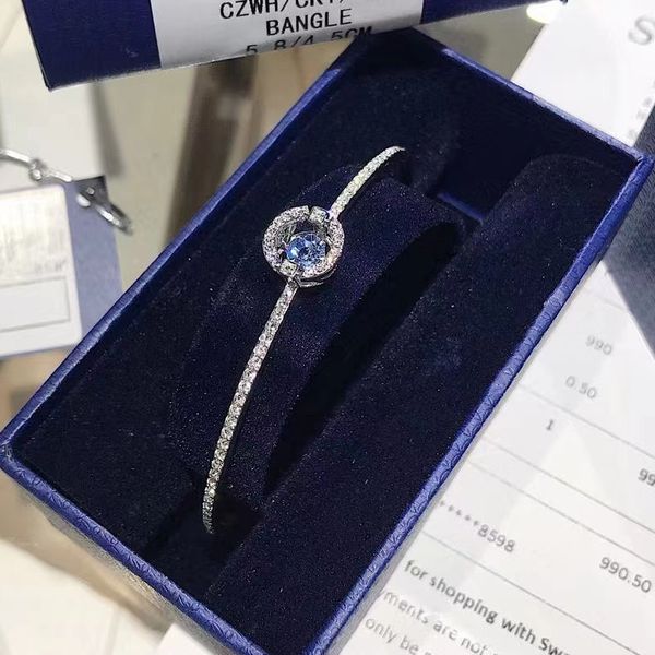 fashion designer classic bangle luxury handband silver color blue diamond bracelet with gift box w12777, Golden;silver
fashion designer classic bangle luxury handband silver color blue diamond bracelet with gift box w12777, Golden;silver