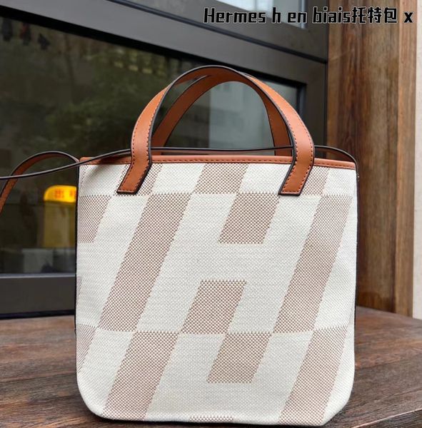 23ss 2colors summer designer women large shopping handbag japan korea tote bag lady letter canvas beach bag shoulder crossbody bag size 30cm, Black
23ss 2colors summer designer women large shopping handbag japan korea tote bag lady letter canvas beach bag shoulder crossbody bag size 30cm, Black