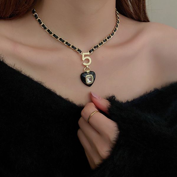 925 silver needle digital 5 diamond love heart earrings korean black peach heart eardrops online influencer refined high-grade eardrop for, Golden
925 silver needle digital 5 diamond love heart earrings korean black peach heart eardrops online influencer refined high-grade eardrop for, Golden