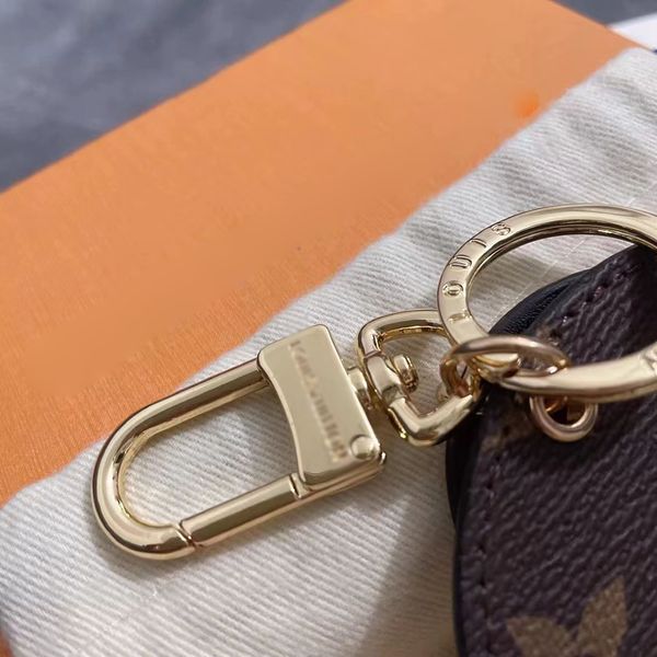 presbyopia round pattern key chain buckle lovers car keychain handmade leather designers brand letter print keychains men women bag pendant, Silver
presbyopia round pattern key chain buckle lovers car keychain handmade leather designers brand letter print keychains men women bag pendant, Silver