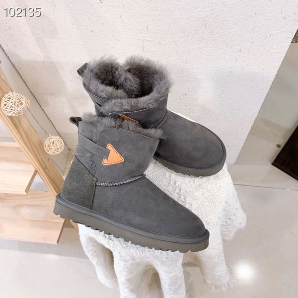 2022 women designer boots ankle boots natural fur thicken flat heel fashion shoe winter fall 35-45, Black
2022 women designer boots ankle boots natural fur thicken flat heel fashion shoe winter fall 35-45, Black