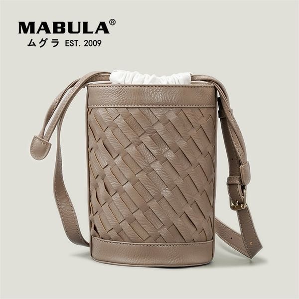 mabula women shoulder woven bags simple casual knitting bucket crossbody bag for lady small summer rattan handbags 220815
mabula women shoulder woven bags simple casual knitting bucket crossbody bag for lady small summer rattan handbags 220815