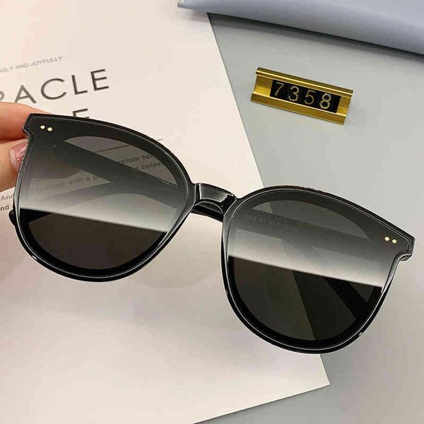 women sunglasses luxury brand designer 2022 large frame fashion trendy gm with eye protection and uv uv400 sunglass vintage sun glasses for, White;black
women sunglasses luxury brand designer 2022 large frame fashion trendy gm with eye protection and uv uv400 sunglass vintage sun glasses for, White;black