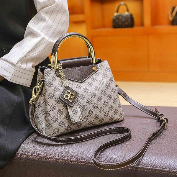 2022 new women's bag advanced sense shoulder large capacity handbag leather broadband bucket bag2022 trendy fashion design ladies sache
2022 new women's bag advanced sense shoulder large capacity handbag leather broadband bucket bag2022 trendy fashion design ladies sache