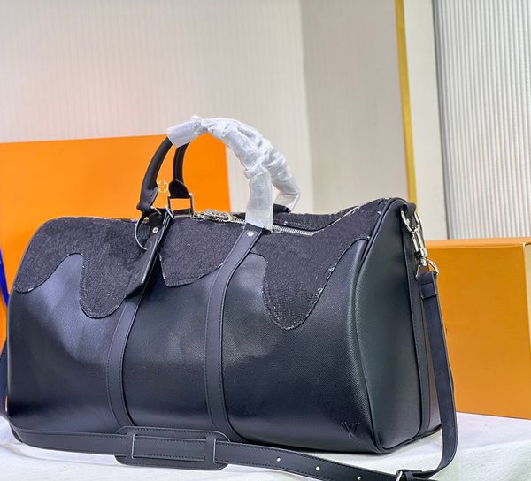 men and women travel bag designer luxury large capacity outdoor leisure sports classic time hand-held single-shouldered zipper size 50-29-23
men and women travel bag designer luxury large capacity outdoor leisure sports classic time hand-held single-shouldered zipper size 50-29-23