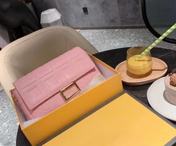 high-quality women handbag luxury brand designer shoulder fashion 5a bag chain lambskin and metal hardware crossbody bags will never fade wa
high-quality women handbag luxury brand designer shoulder fashion 5a bag chain lambskin and metal hardware crossbody bags will never fade wa