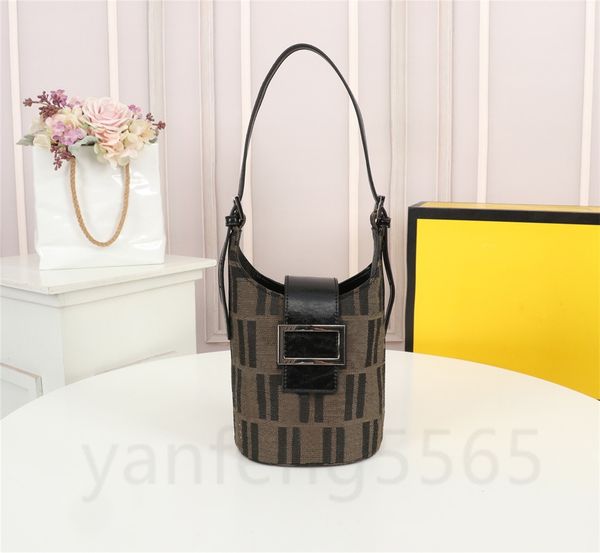 luxurys designers bags fashion women's cross print handbag women's leather shoulder bag wallet 2022 mini bucket.
luxurys designers bags fashion women's cross print handbag women's leather shoulder bag wallet 2022 mini bucket.