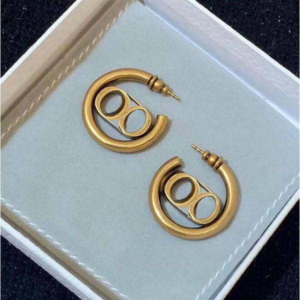fashion letter hoop earrings aretes orecchini for women party wedding lovers gift jewelry engagement with box have stamp2288, Golden;silver
fashion letter hoop earrings aretes orecchini for women party wedding lovers gift jewelry engagement with box have stamp2288, Golden;silver