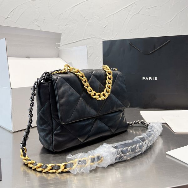 designer bag famous brand tote handbag luxury shoulder bag classic chain leather purse double letter 20cm
designer bag famous brand tote handbag luxury shoulder bag classic chain leather purse double letter 20cm