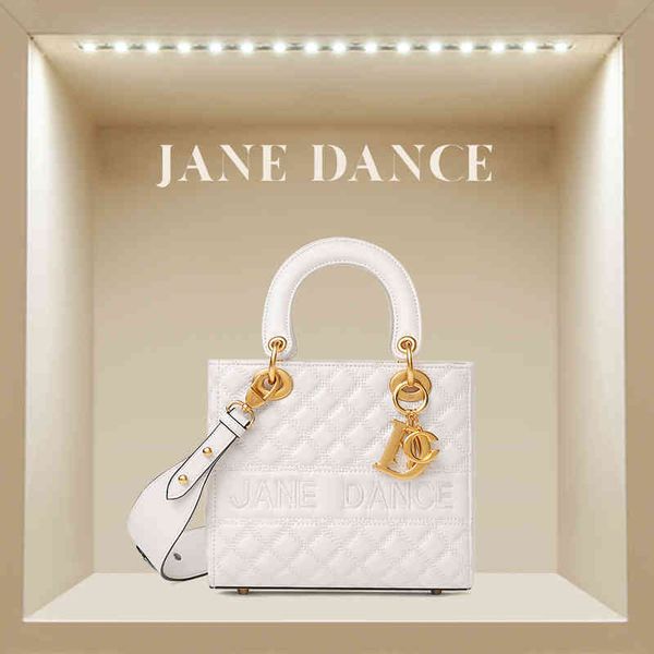 women 2022 new large capacity handbag fashion simplebag versatile high-grade texture one shoulder small square bag
women 2022 new large capacity handbag fashion simplebag versatile high-grade texture one shoulder small square bag