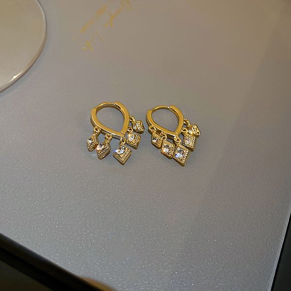 real gold plating diamond diamond ear clip korean fashion design sense earrings high-grade niche refined wild eardrop, Golden
real gold plating diamond diamond ear clip korean fashion design sense earrings high-grade niche refined wild eardrop, Golden