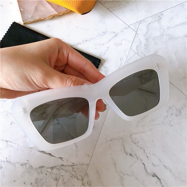 22% off 2022 luxury fashion design high version sunglasses cat's eye butterfly street snet red same, White;black
22% off 2022 luxury fashion design high version sunglasses cat's eye butterfly street snet red same, White;black