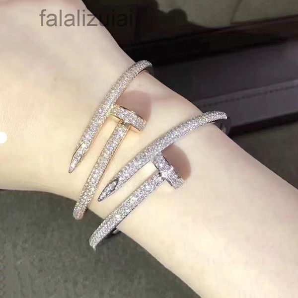 designer carti er with box nail bracelet women man 18k gold plated love bangle full diamond bracelets jewelry for lover gift 17cm 19cm, Silver
designer carti er with box nail bracelet women man 18k gold plated love bangle full diamond bracelets jewelry for lover gift 17cm 19cm, Silver