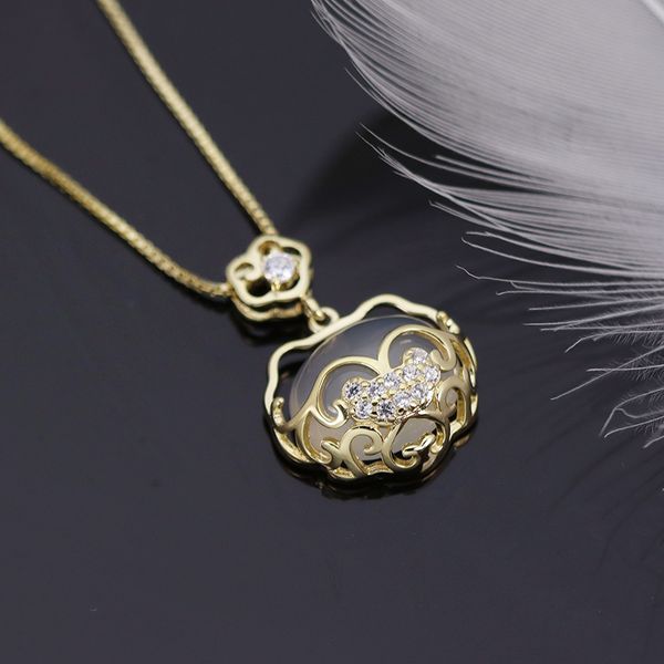 s925 sterling silver necklace female chalcedony safety lock temperament long life pendant
s925 sterling silver necklace female chalcedony safety lock temperament long life pendant