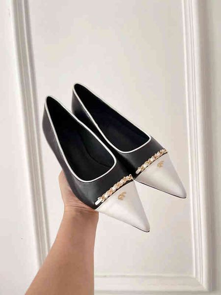 sandals high version flat sole single shoes women's versatile shallow mouth iron chain soft bottom small fragrant in spring and autumn, Black
sandals high version flat sole single shoes women's versatile shallow mouth iron chain soft bottom small fragrant in spring and autumn, Black