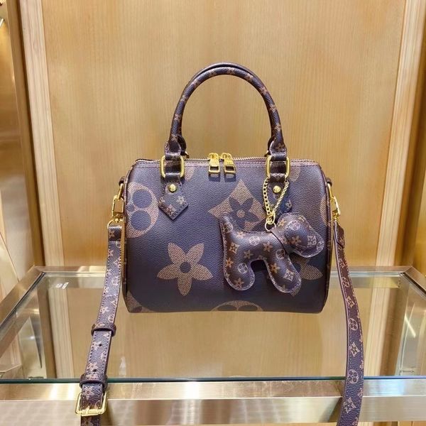 new designer bags 2022 fashion old flower print pillow hand held single shoulder diagonal women
new designer bags 2022 fashion old flower print pillow hand held single shoulder diagonal women