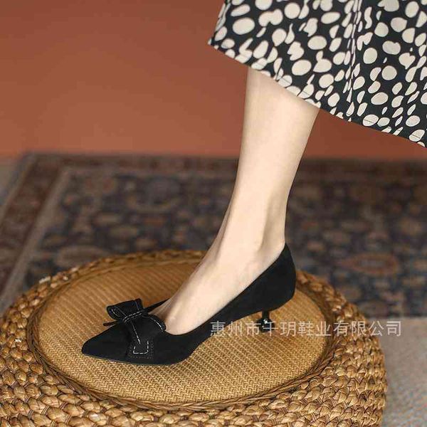 dress shoes french high-heeled shoes women's spring and autumn thin pointed head versatile temperament black bow small 3b7y
dress shoes french high-heeled shoes women's spring and autumn thin pointed head versatile temperament black bow small 3b7y